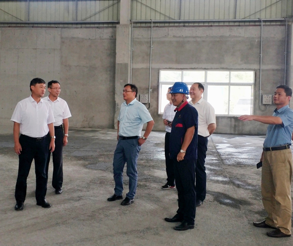 集團(tuán)公司黨委委員、股份公司黨委書(shū)記、總經(jīng)理蔣培進(jìn)到矸石項(xiàng)目部...